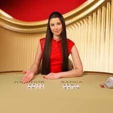 Antarmuka Tarung Mesin di fiftoto menampilkan reel, payline, dan kontrol bet
